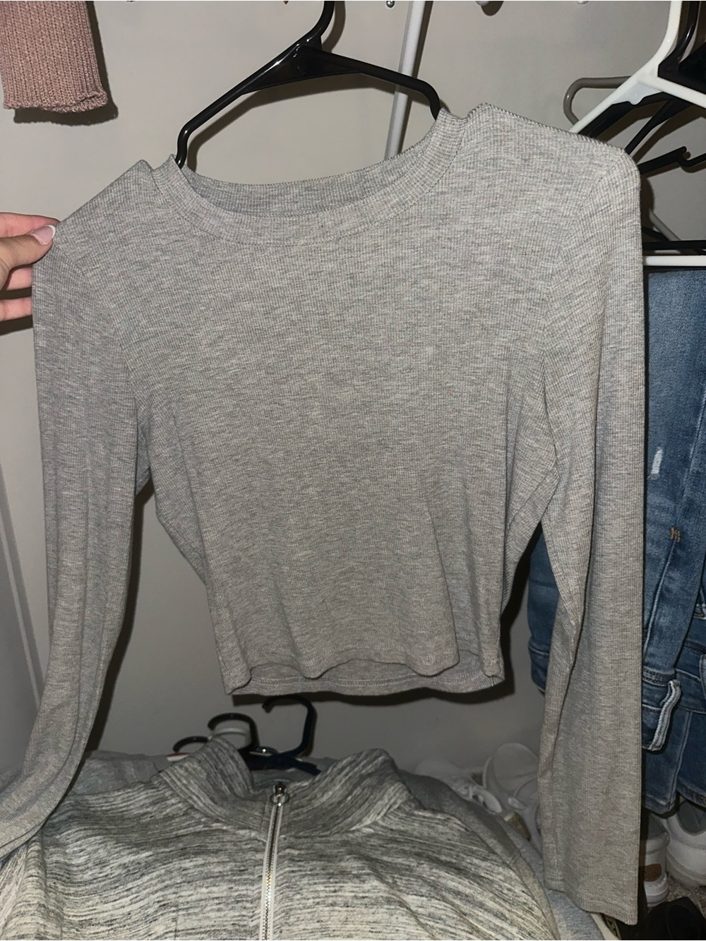 Light Gray Long-Sleeve Ribbed Knit Top - Casual Women's Tee